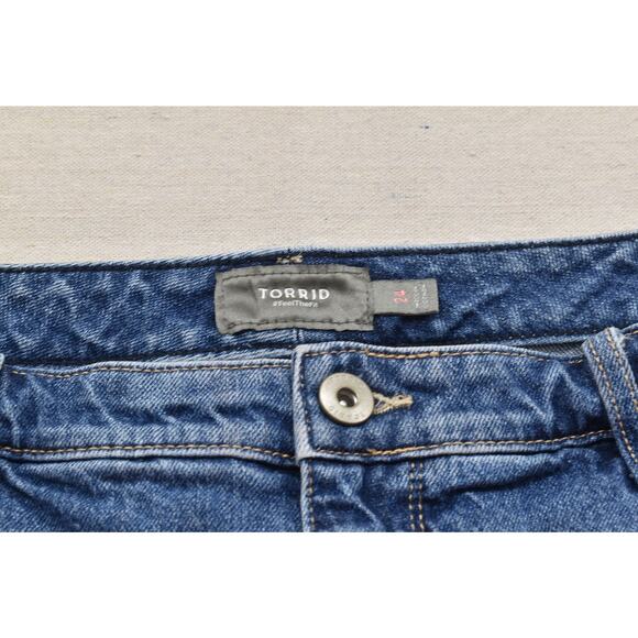 Torrid Women's Plus Size 24 Distressed Denim Jean Cut Off Shorts Blue - Picture 6 of 8